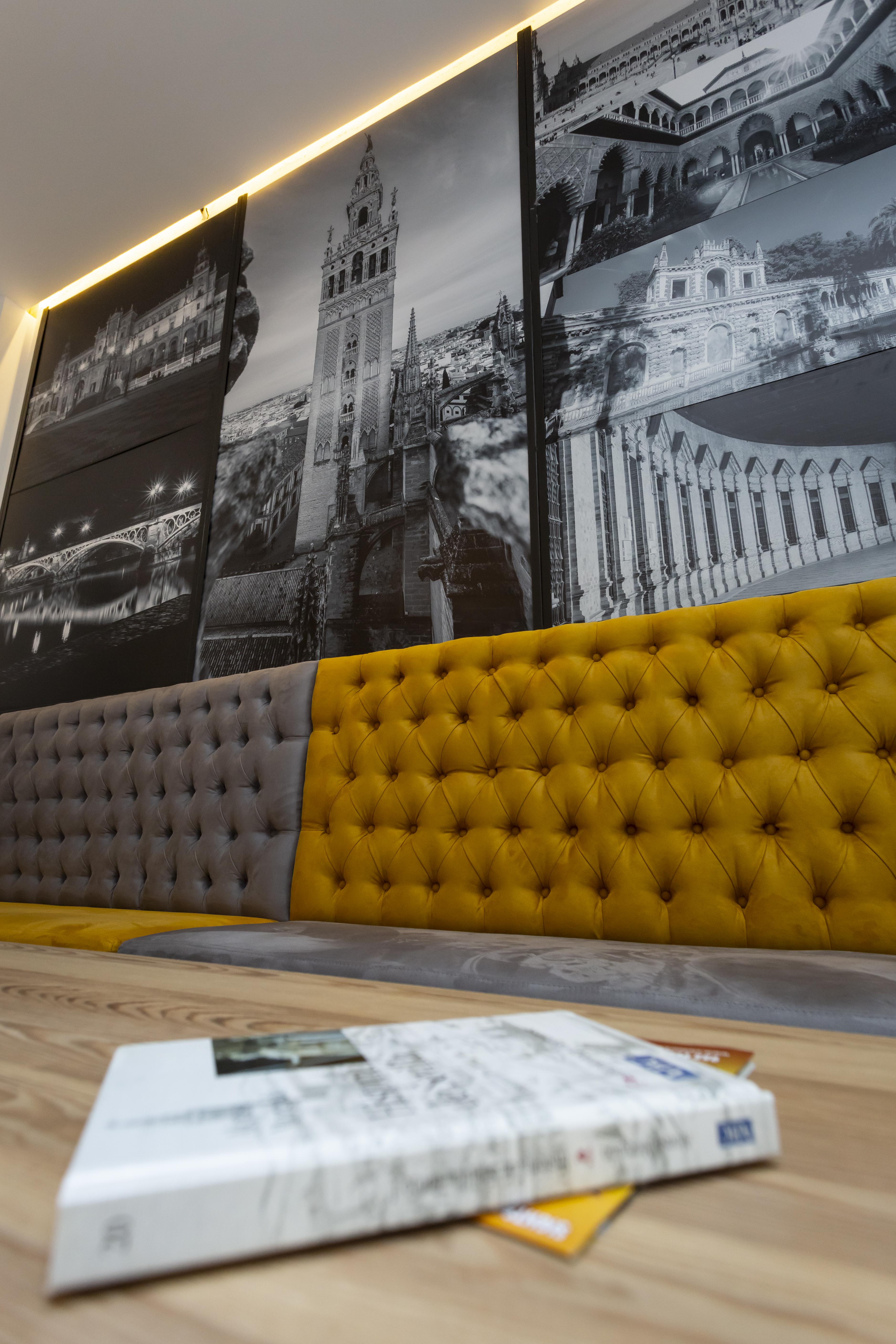 Basic Hotel Sevilla Catedral Eksteriør billede