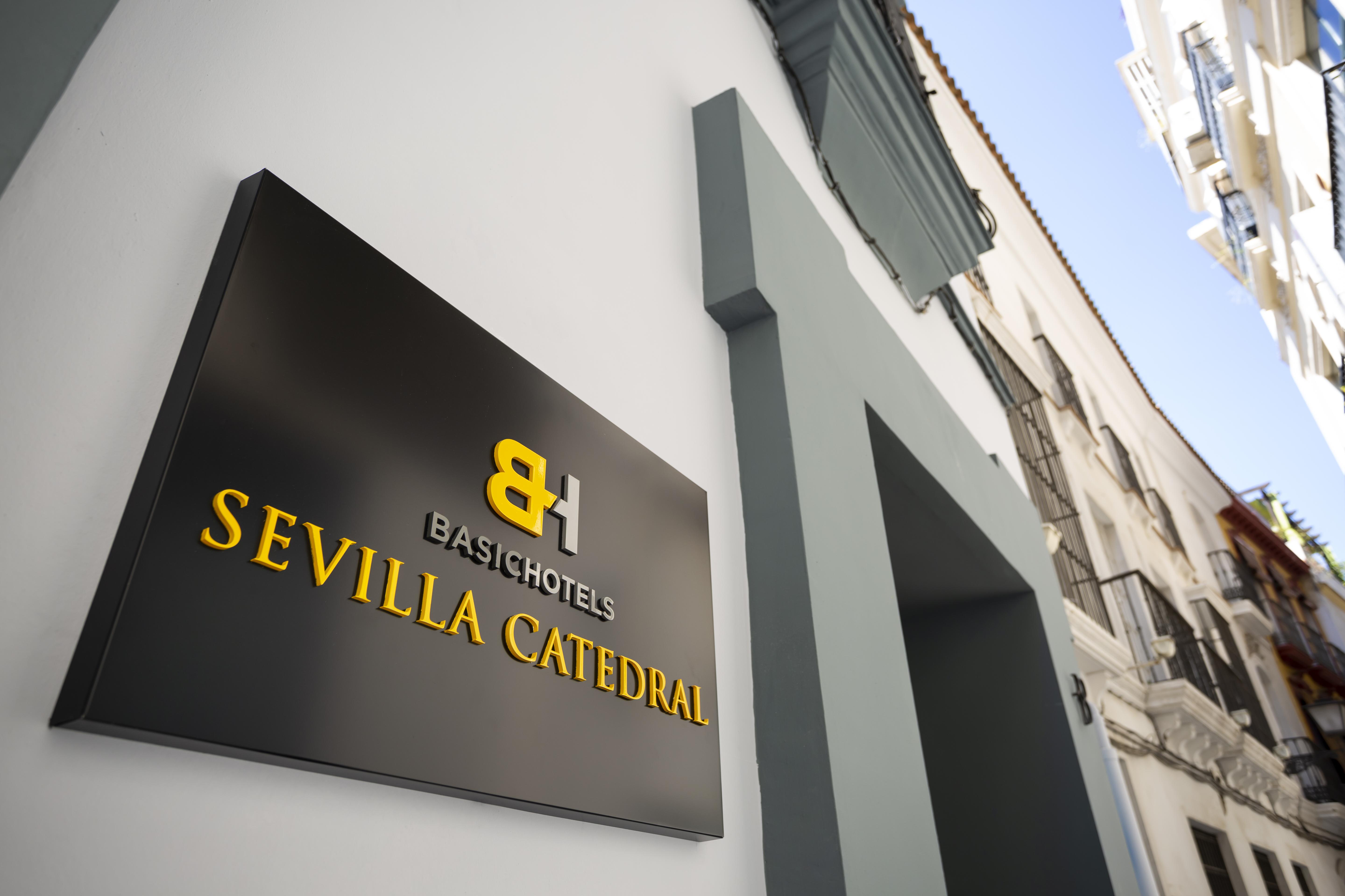 Basic Hotel Sevilla Catedral Eksteriør billede